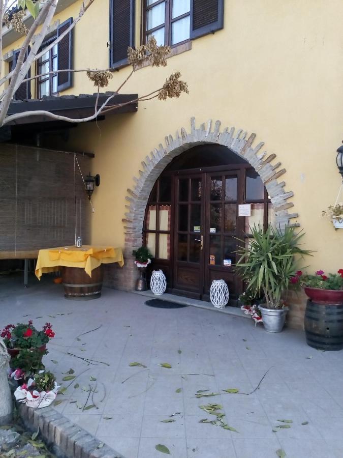 Agriturismo San Martino Castiglione Tinella Exterior photo