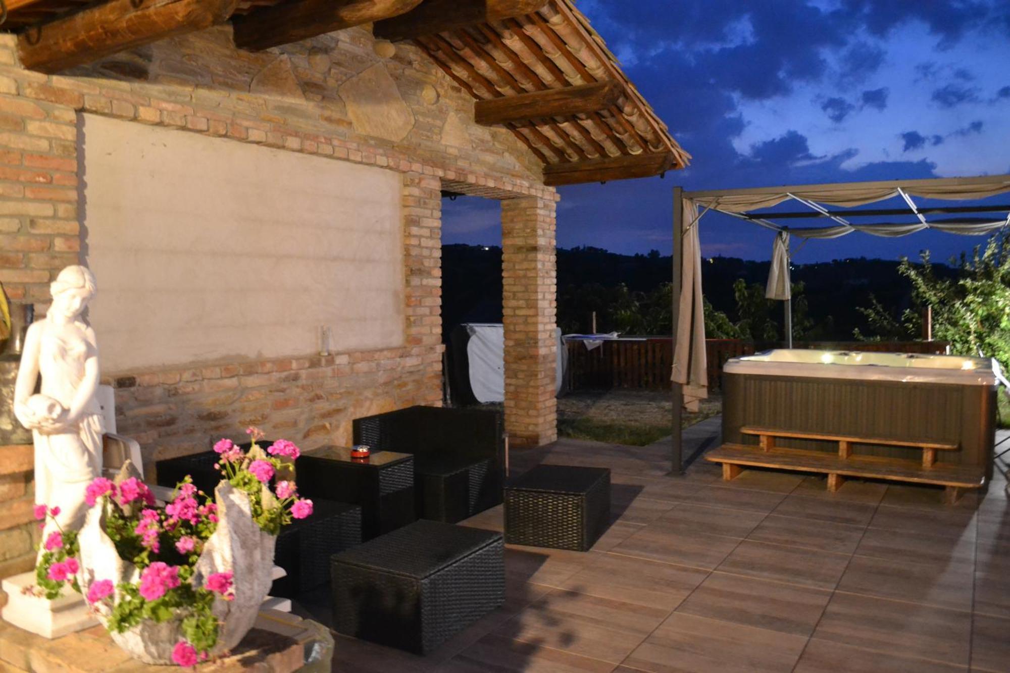Agriturismo San Martino Castiglione Tinella Exterior photo