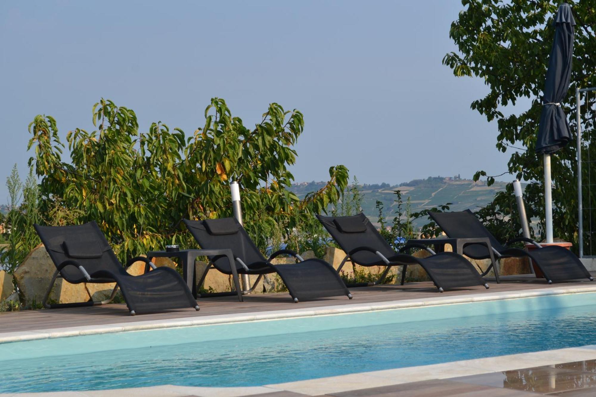Agriturismo San Martino Castiglione Tinella Exterior photo