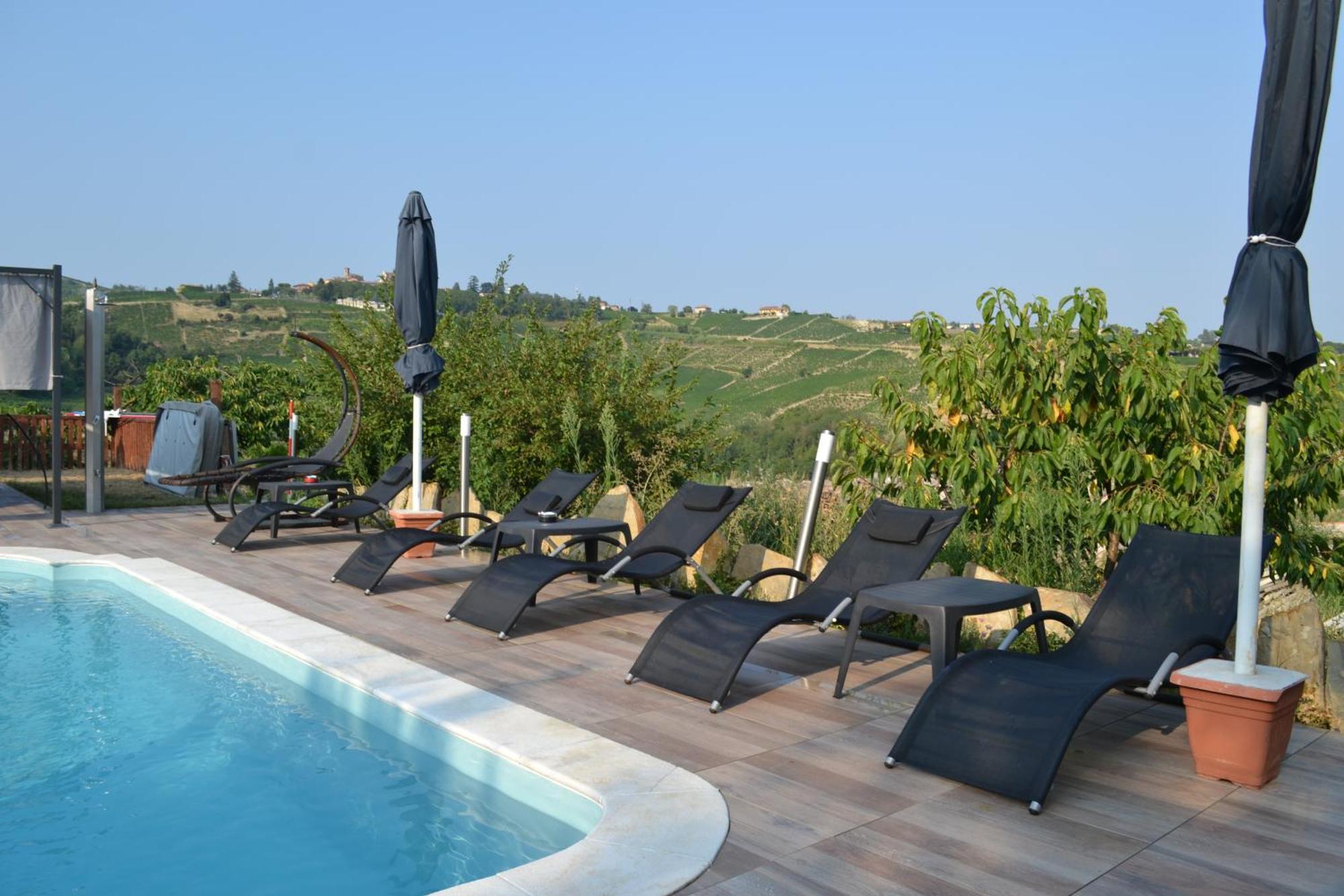 Agriturismo San Martino Castiglione Tinella Exterior photo